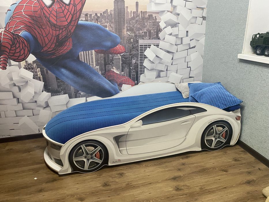 Продам кровать машинку