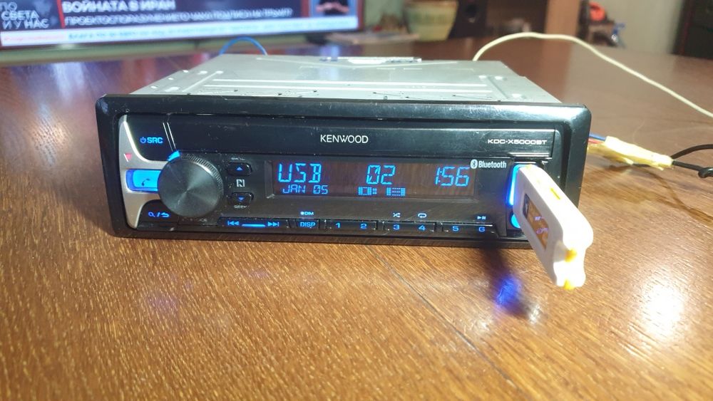 Авто радио плеър музика за кола Кенуулд Kenwood CD MP-3 USB AUX Bluetooth Блутут Цветове