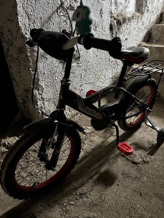 Bicicleta cu roti ajutatoare