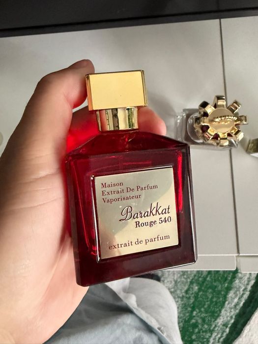 Fragrance World Barakkat Rouge 540 extract de parfum 100ml  ( rămas aprox 95 ml)