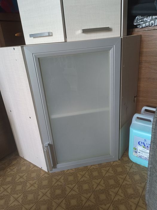 Продам 2 шкафа  куххонных