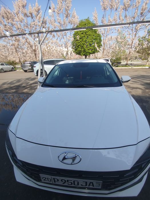 Hyundai Elantra 2021