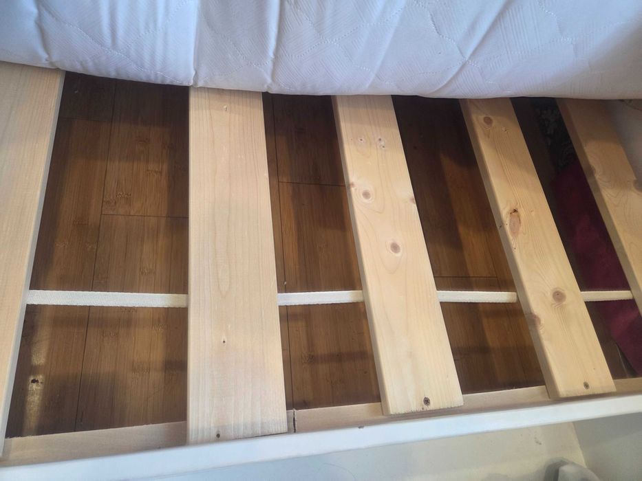 Продам кровать 180×90 б/у дерево