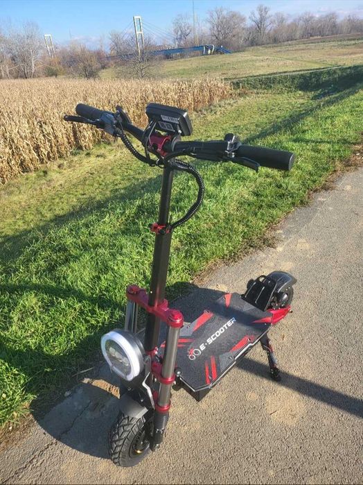 Vând E-Scooter electric Boyueda s5-11 cu asigurare făcută!!