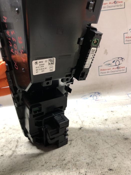 Joystick schimbator  Skoda Octavia 4 1.5 Benzina 2023