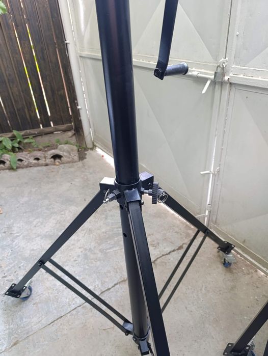 Stativ trepied picioare schela de lumini cu macara troliu scripete role cu franare  blocare 4 m 20 cm 4,20 metri