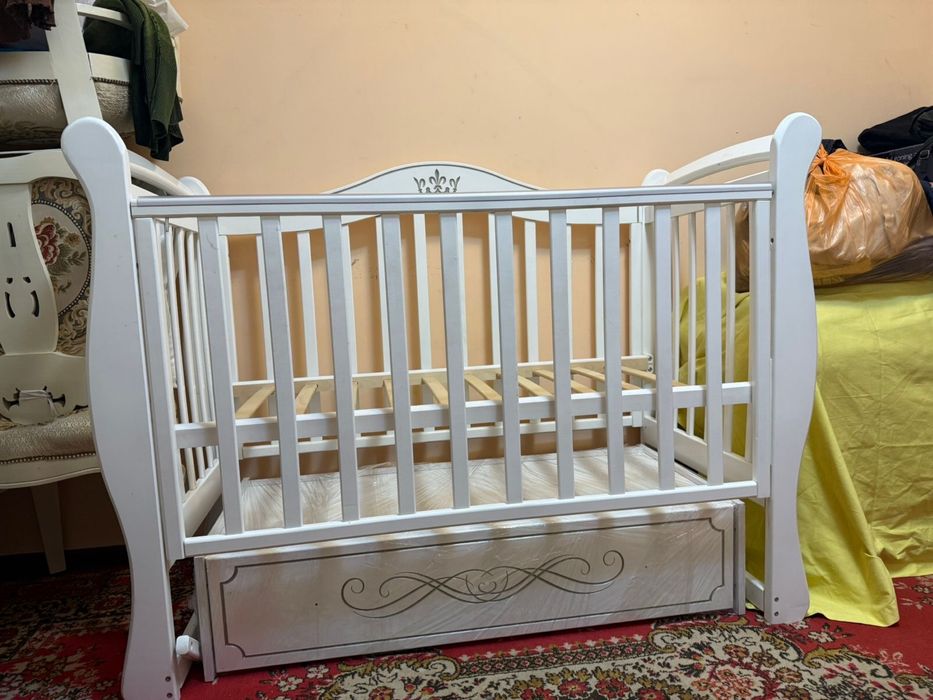 Продам камод и манеж