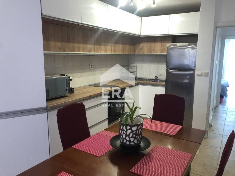 Дава се под наем Тристаен апартамент в Варна, Окръжна болница - 100 кв.м за 700 € - Снимка #5