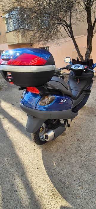 Piaggio x9 maxii scuter