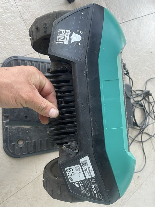 Косачка робот Bosch Indego 400