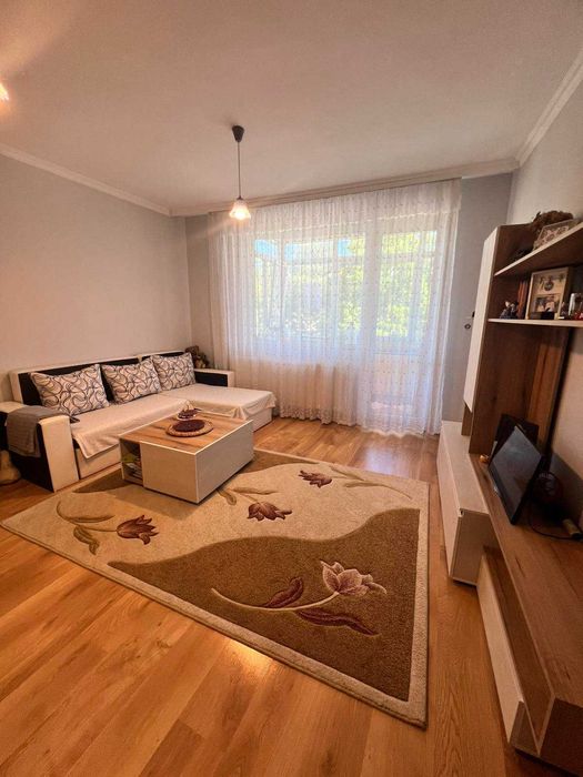 Продава се Двустаен апартамент в Търговище, Център - 60 кв.м за 1360 €/кв.м - Снимка #2