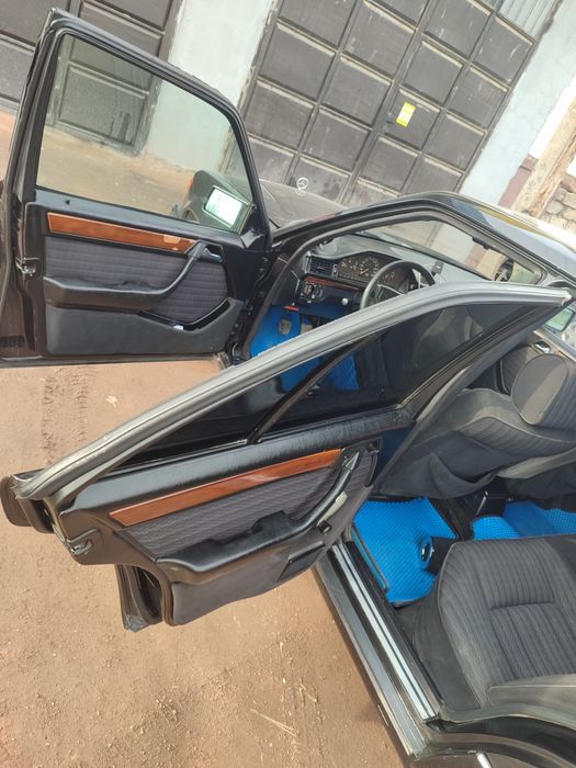 Продам Мерседес 124