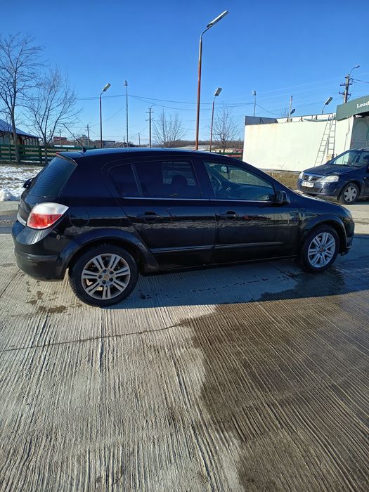 Vând Opel Astra H hatchback 2005.  1.8 benzină/GPL