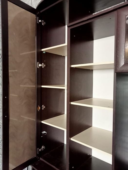 Срочно продам стенку для гостиной