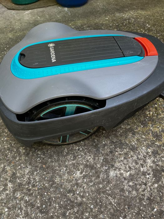 Robot de tuns iarba Gardena
