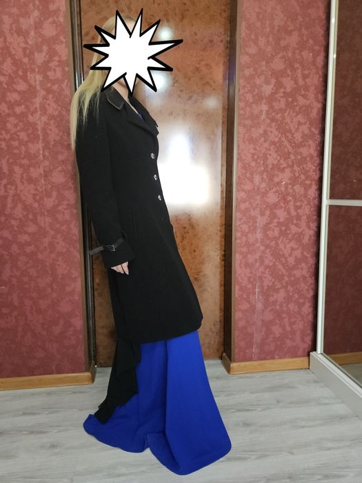 Пальто черного цвета