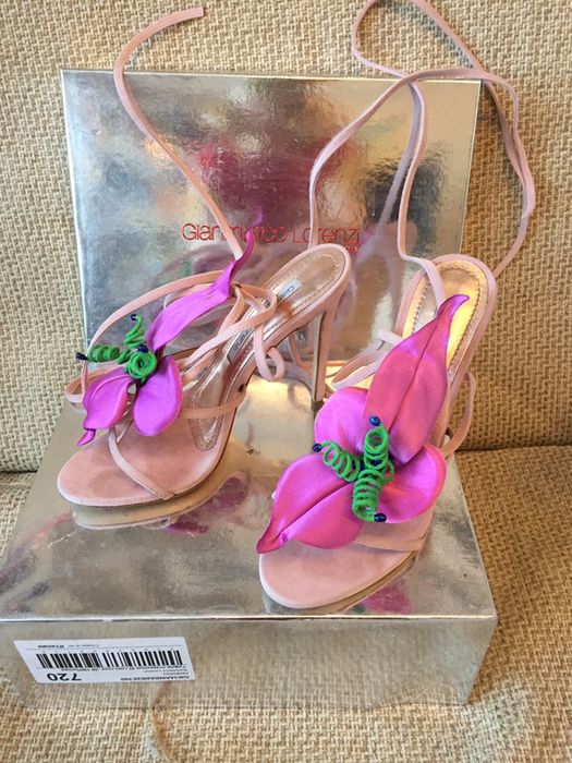 Продам босоножки и туфли