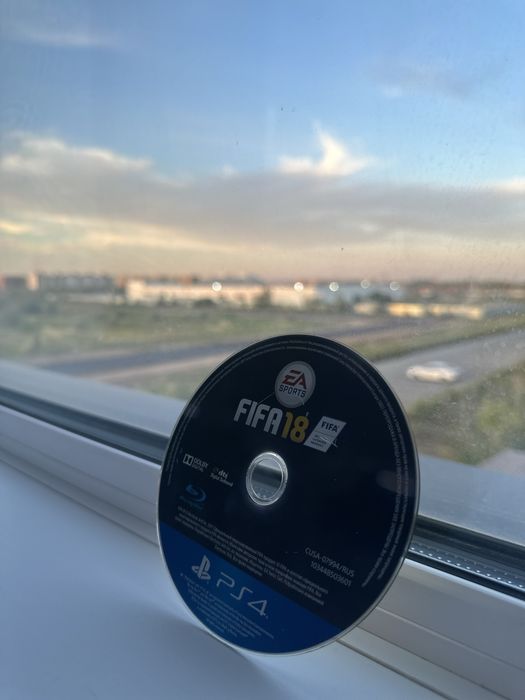 Диск с игрой FIFA 18