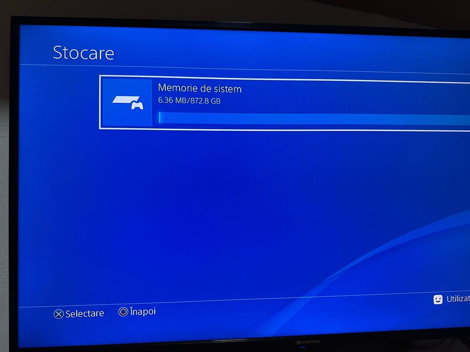 Vând PS4 PRO + FC 26