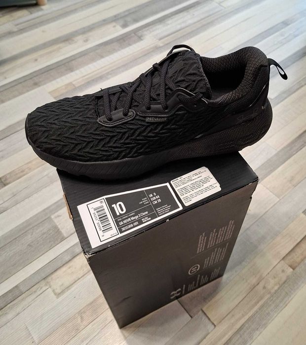 Under Armour model HOVR MEGA 3 CLONE - mas EUR44/CM28/US10/UK9 - NOI