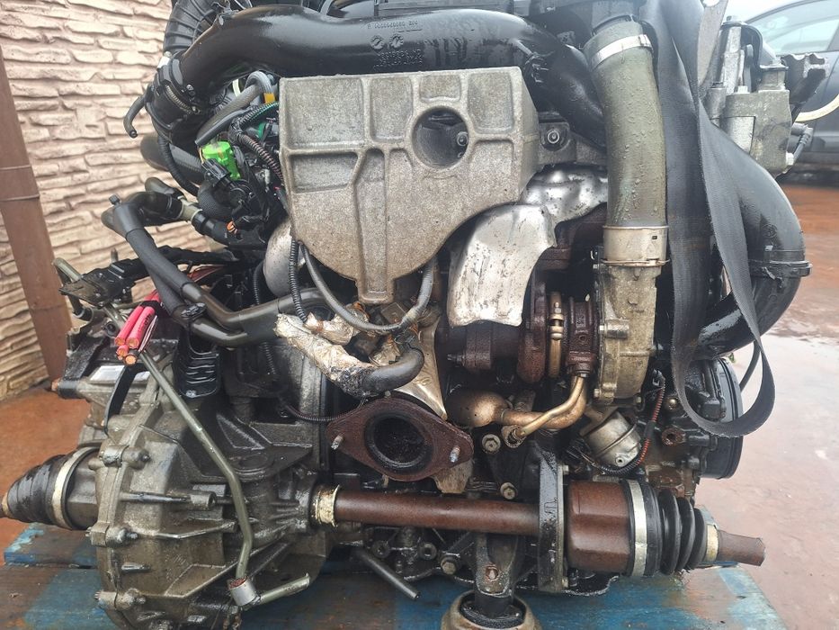 vând cutii de viteze renault trafic 2.0 dci 6 trepte sau opel vivaro