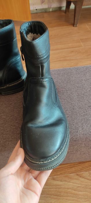 Продам зимние ботинки на мальчика