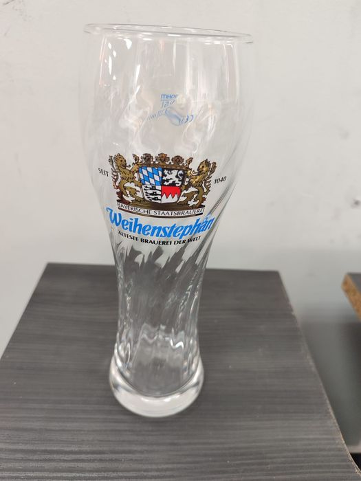 Чаши  за  бира,  втора  употреба.