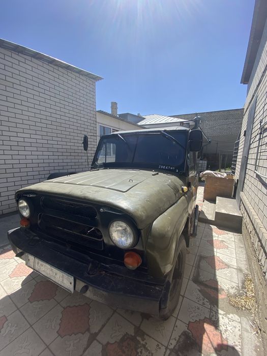 Автомобиль УАЗ-31512