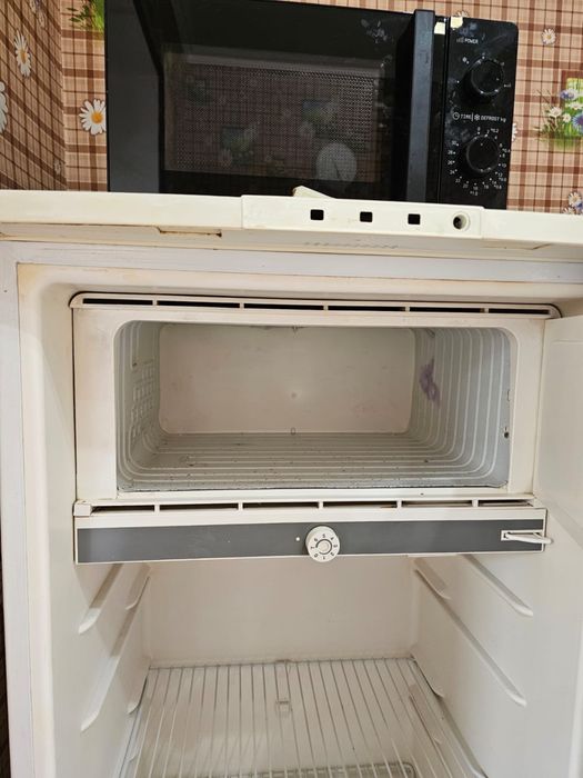 Продам холодильник