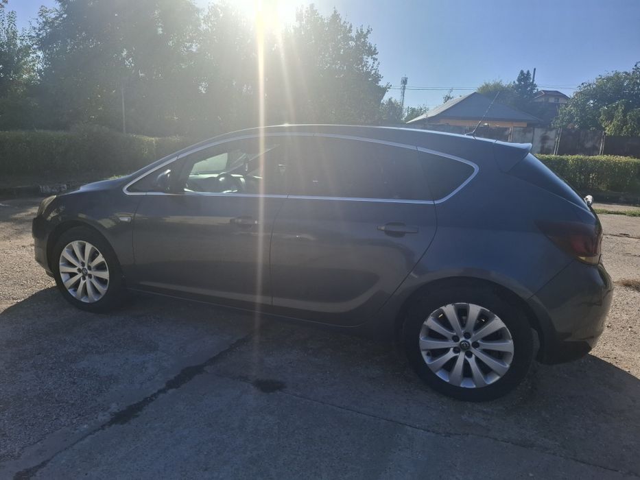 OPEL Astra 2011 — imagine 4
