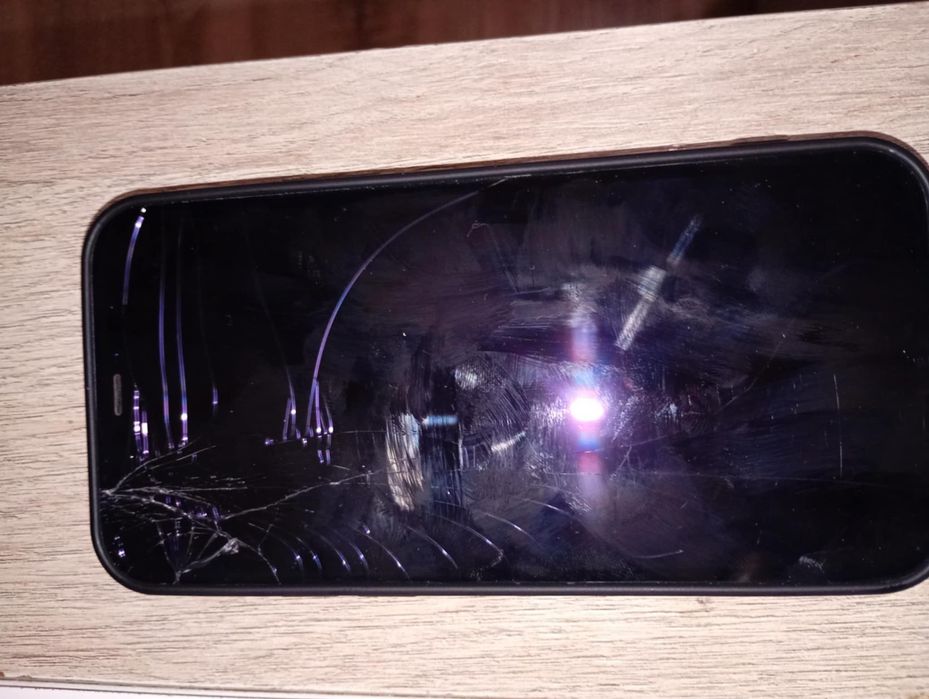 iPhone 12 използван