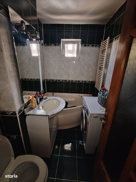 Apartament 3 camere, etaj 3 din 4