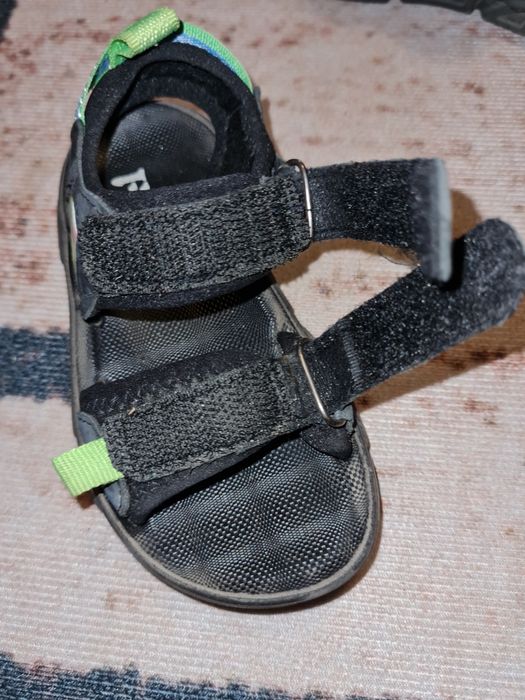 Продам детскую обувь,разное.