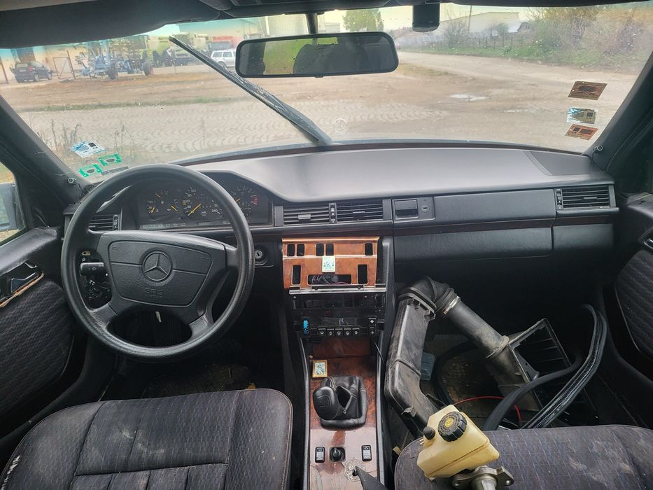 Мерцедес 124 200E. НА ЧАСТИ