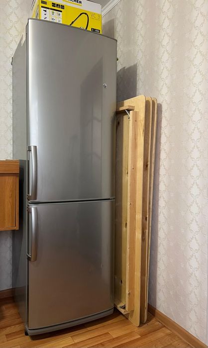 Продам холодильник