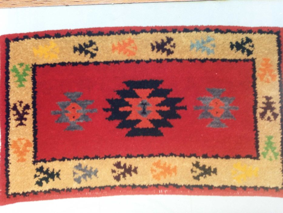 Предлагам  вълнена прежда за изработване на изделия тип халища