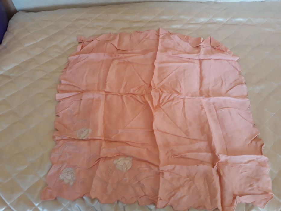 Каренца с бродерия от преди 70 години 3 броя за 10 лева