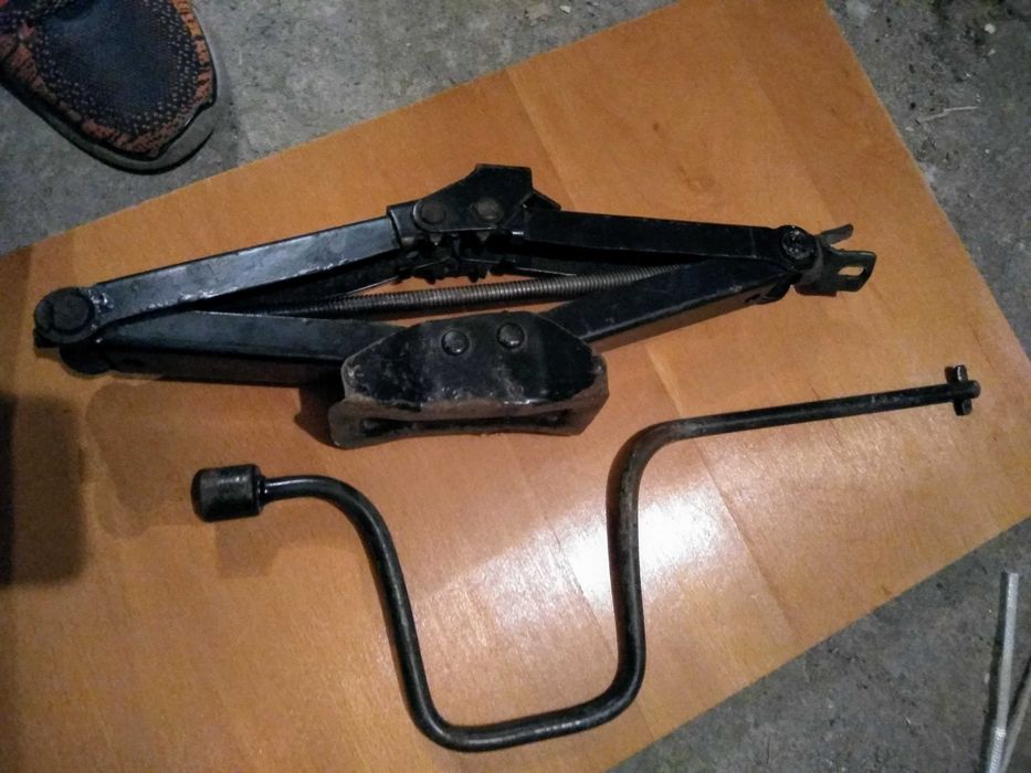 Продава части за Рено 19 Шамад