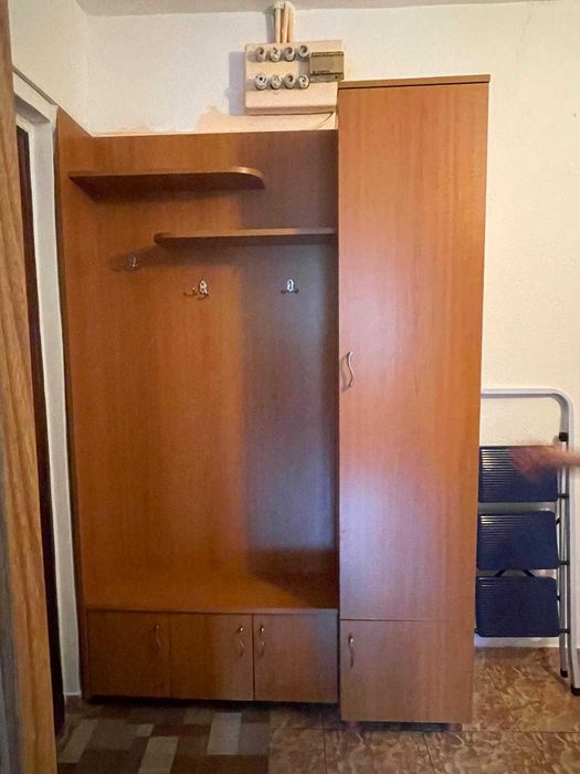 Vand cuier hol,stare generală foarte buna!