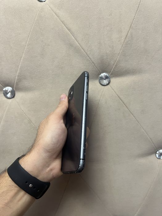 Продам IPhone 11 64gb