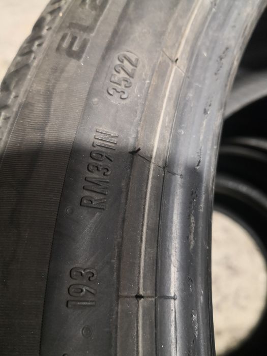 Гуми втора употреба 255 40 21 Pirelli dot 22 4 броя