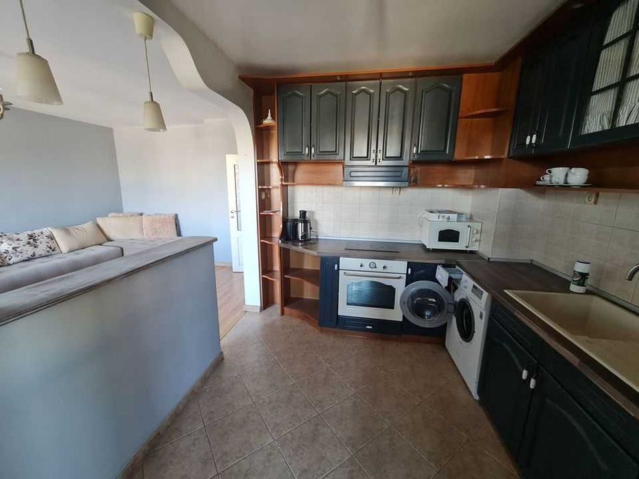 Дава се под наем Двустаен апартамент в Разград, Център - 67 кв.м за 306 € - Снимка #2