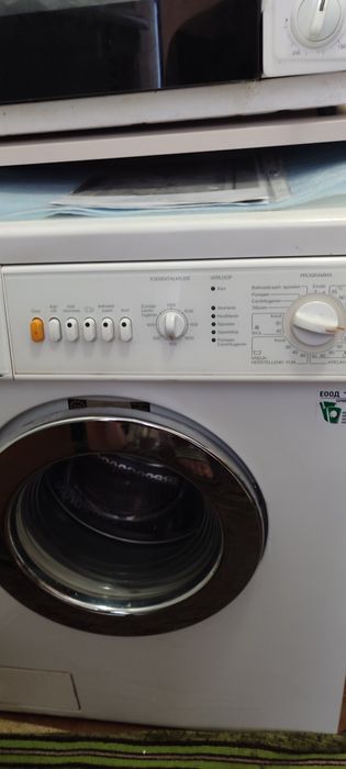 Продавам работеща пералня