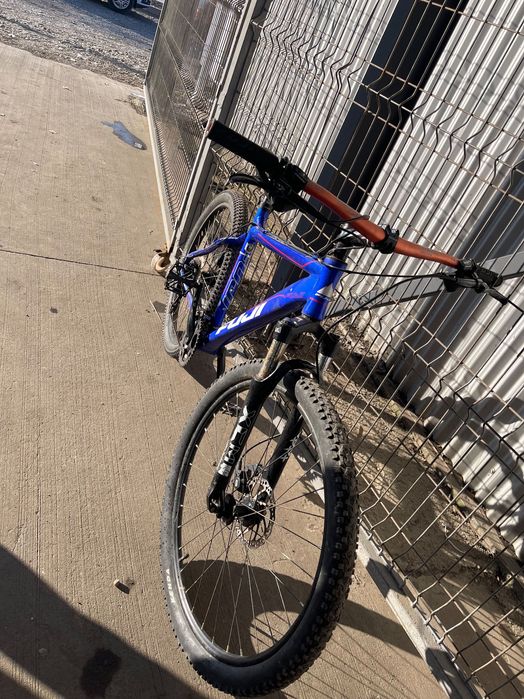 Vând bicicletă în stare bună