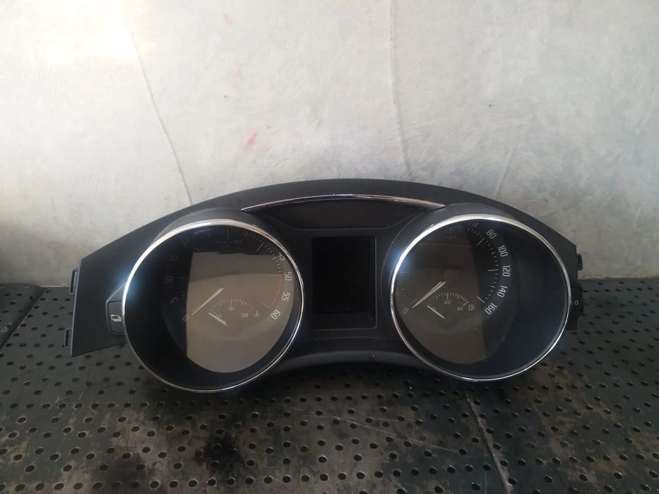 Ceasuri bord diesel skoda superb 2 3t facelift pentru piese 3t2920941m