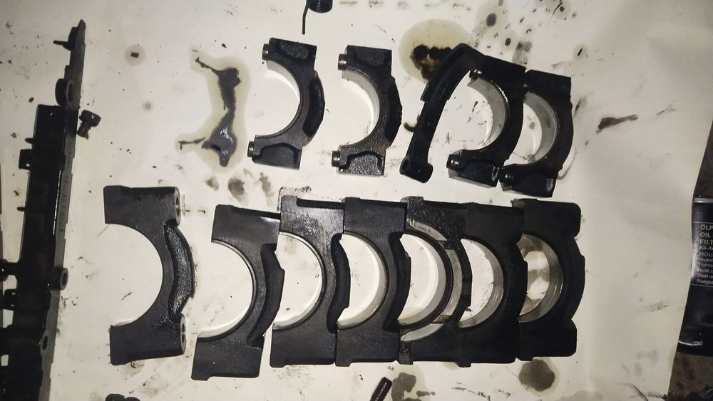 Запчасти на Двигатель  124 м103 2.6