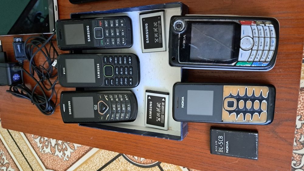 Сотовые телефоны