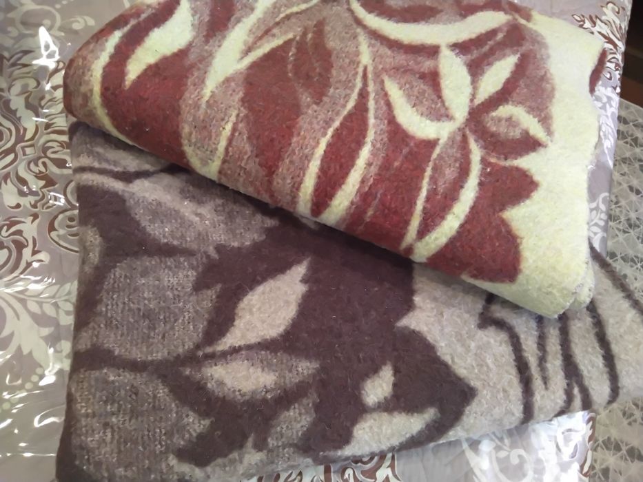 Продам новое одеяло полуторка,шерсть