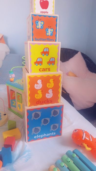 Cuburi educative din lemn si  xilofon