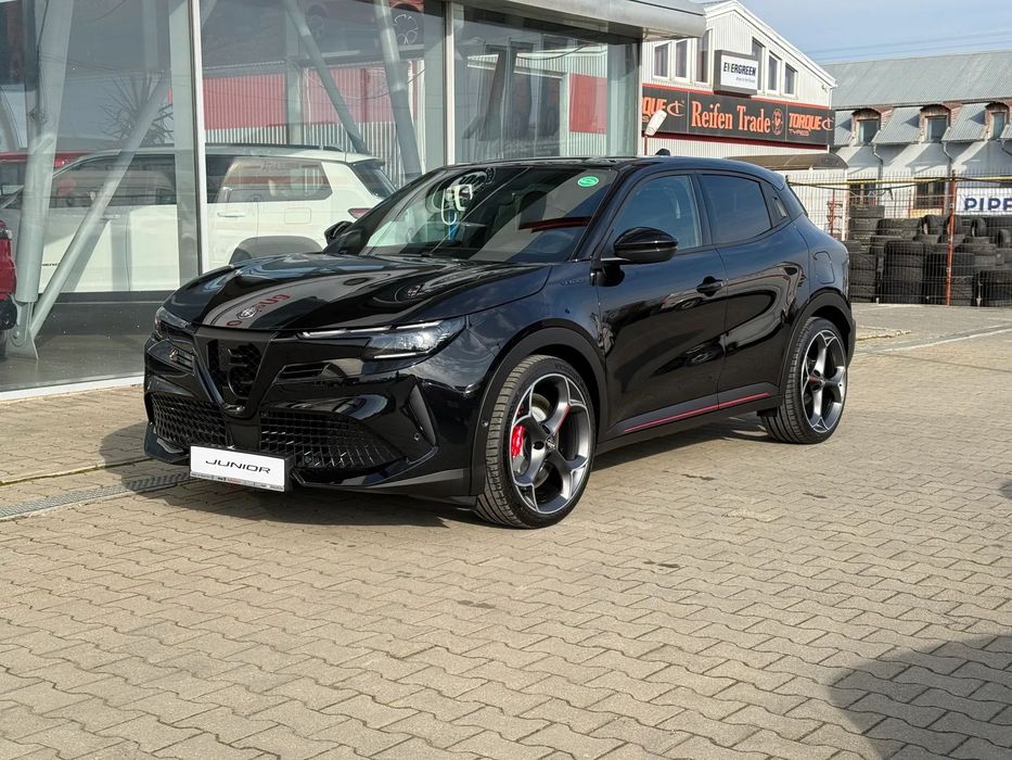 Alfa Romeo Junior 2026 electric, 42.764 € — imagine 2